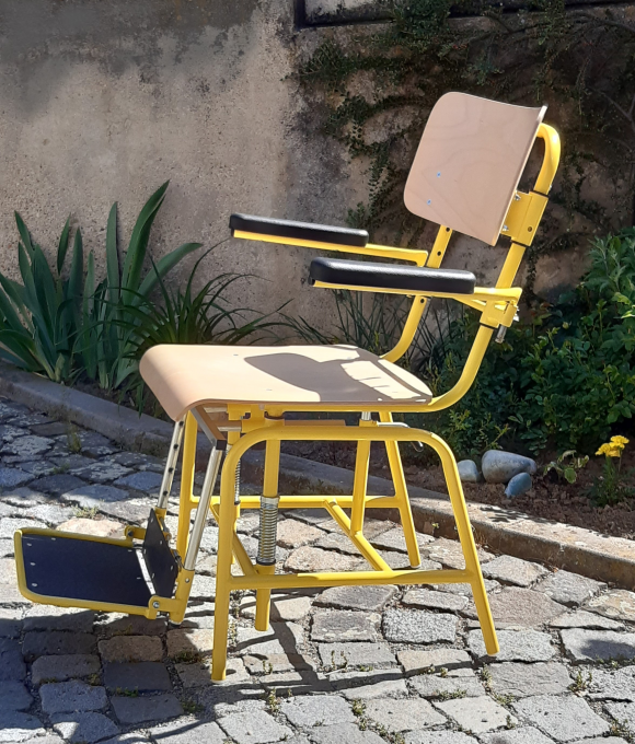 Výškově stavitelná školní židle typ EVA